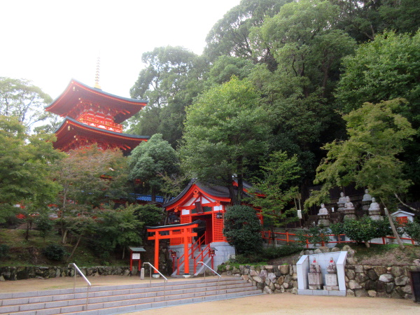 須磨寺 三重塔と出世稲荷神社